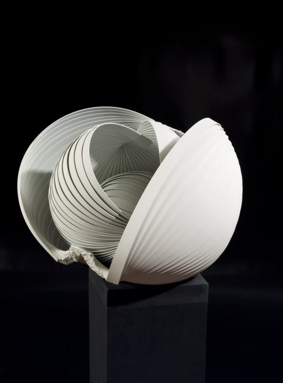 Bolcso (92x56x45 cm, hagesztett acel, 2012)