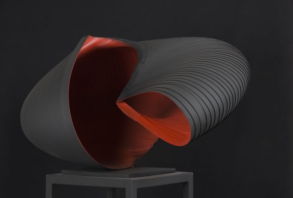 Idokapszula (143x84x85 cm, festett, hegesztett acel, 2015)